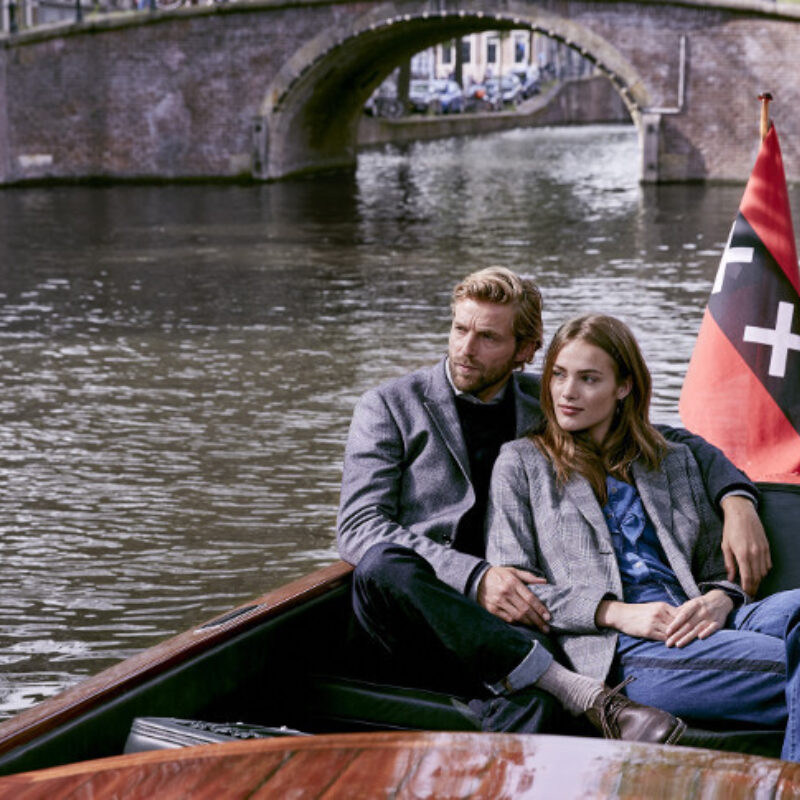 River woods shopping event vip